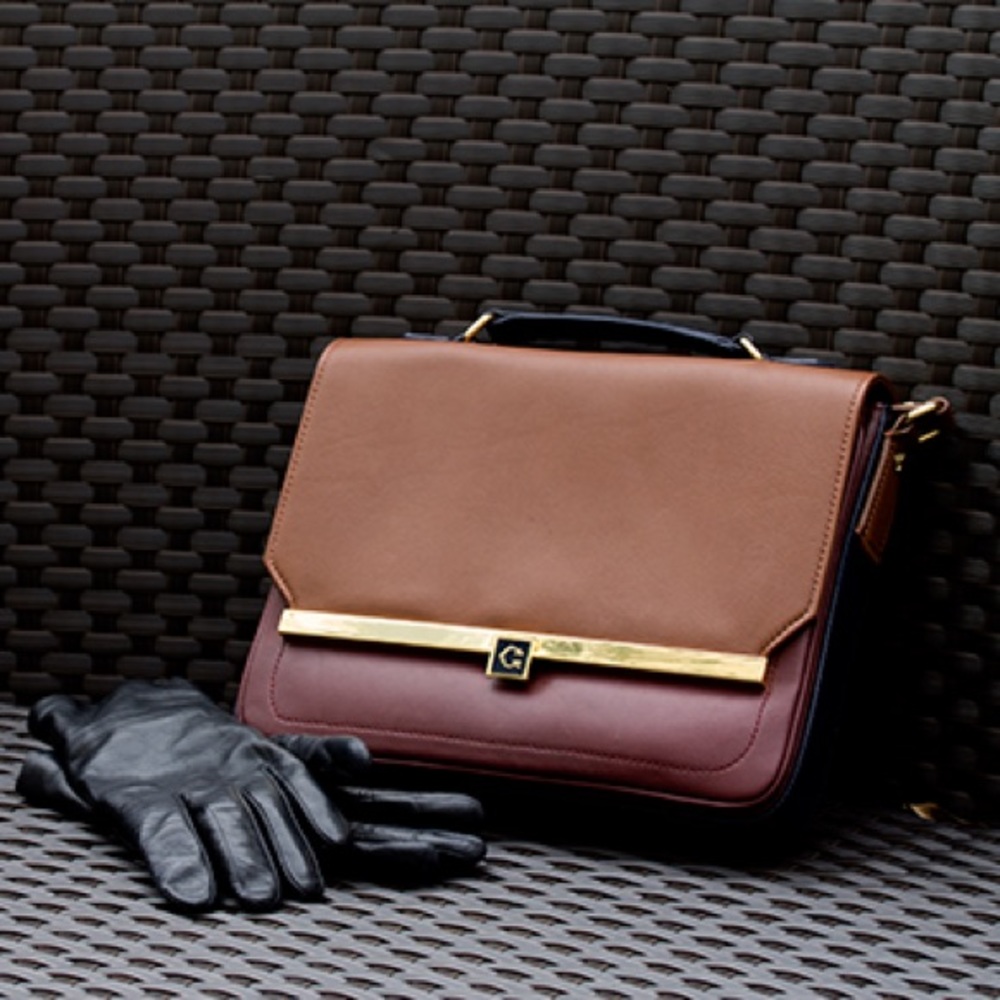 Leather C Wonder crossbody bag